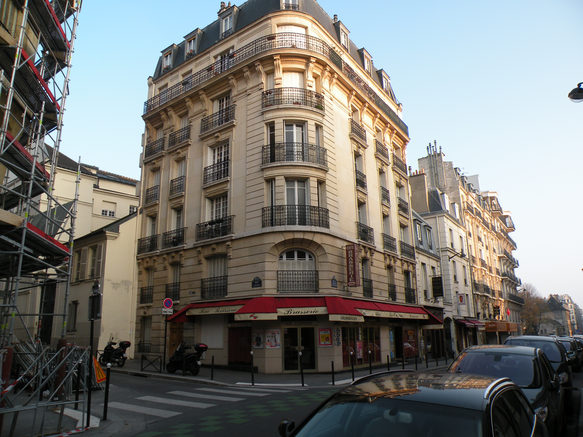  Immeuble où Alain Fournier habita et écrivit Le Grand Meaulnes